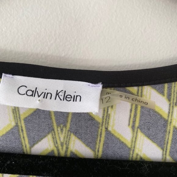 CALVIN KLEIN WRAP STYLE DRESS - SIZE 12 - STRETCH - Picture 3 of 7